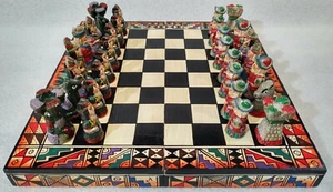 Set scacchi portatile vintage fatti a mano incas Maya aztechi vs conquistadores spagnoli - Foto 1 di 12