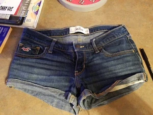 Womens Holloster Shorts Size 3610421881 - Picture 1 of 3