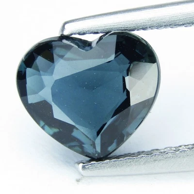 Piedra preciosa corazón Mozambique de turmalina azul natural brillante (indigolita) de 1,79 quilates Foto 1 de 4