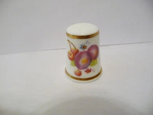 THIMBLE VINTAGE FBC ROYAL WORCESTER HANDPAINTED J ORAM FRUITS - Picture 1 of 5
