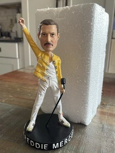 Singer FREDDIE MERCURY Rock Band Music QUEEN Wembley Stadium Tour Bobblehead - Picture 1 of 2