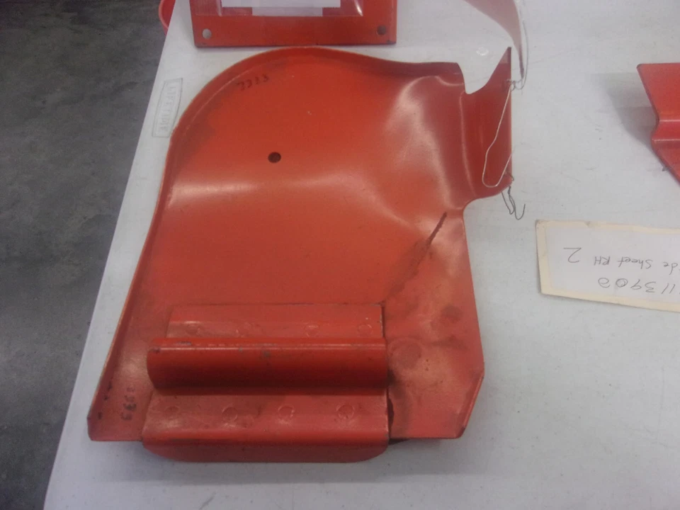 OEM Ariens СЕРЬЕЗНОЕ ПРАВОЕ ПЕРЕДНЕЕ КРЫЛО деталь No 00333300 - Изображение 1 из 1