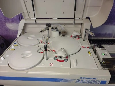 Analisador de química clínica Olympus AU600 - Imagem 1 de 3