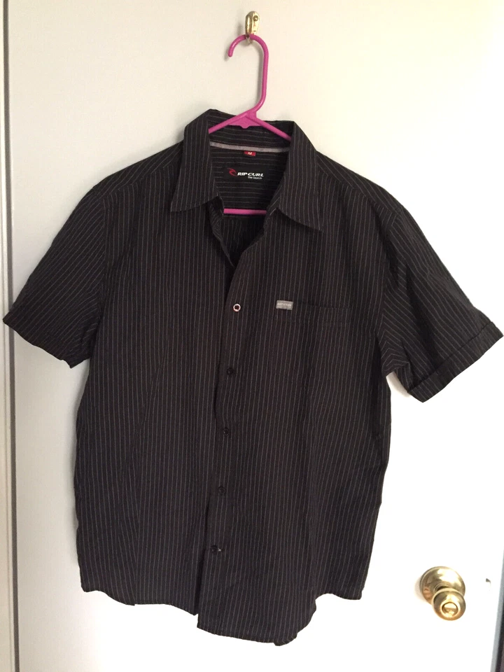 Rip Curl Button Down Black & Stripe Casual Short Sleeve Shirt Men's Medium - Image 1 of 4