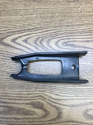 KAWASAKI NINJA 300 EX300 2013-2017, PIEZA DE PROTECTOR DE CADENA # 55020-0317 Foto 1 de 4