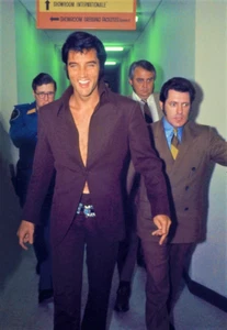 ELVIS IN LAS VEGAS - REFRIGERATOR PHOTO MAGNET @ 3"-5" - Picture 1 of 3