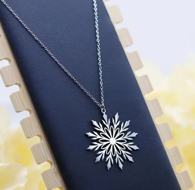 Collar Copo de Nieve Plata Acero Inoxidable Reversible Ideal para Vacaciones NUEVO Foto 1 de 4