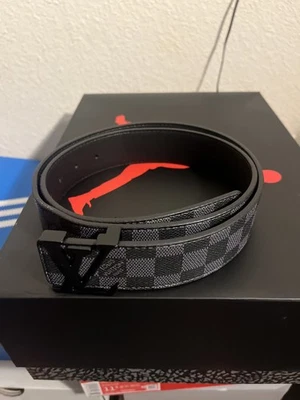 Cinturón Louis Vuitton Initiales Damier Grafito Negro/Gris Talla 90/36 Foto 1 de 4