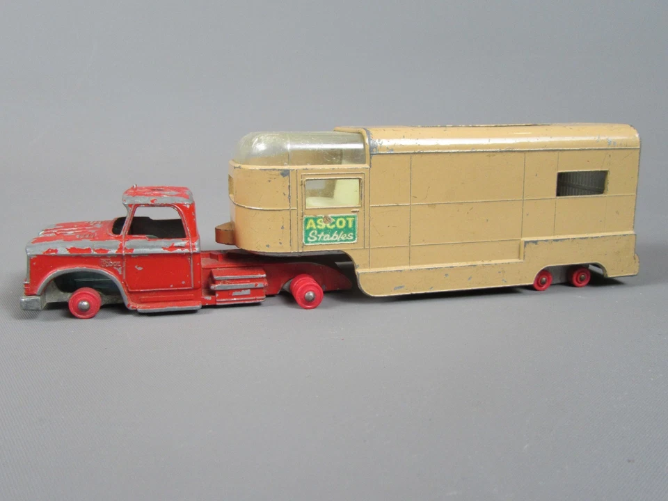D731 Vintage Matchbox K18 UK Dodge Trattore Articolato Furgone Cavalli King Size - Immagine 1 di 4