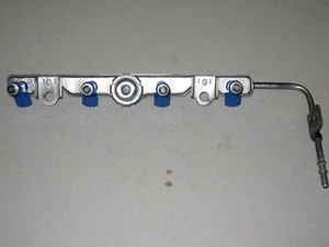 Toyota Corolla Matrix Pontiac Vibe 2WD FWD 1.8L Fuel Injectors & Rail 1ZZFE OEM - Picture 1 of 2