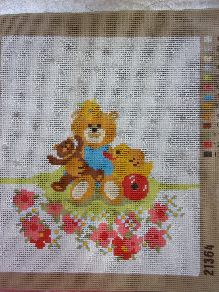 N° 21364 CANEVAS A FAIRE OURSONS 26 cm x 31cm sans fil sans aiguille - Photo 1/1