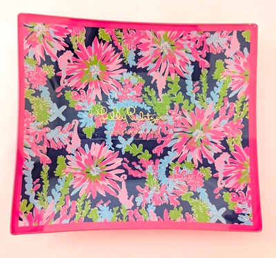 Plato de baratija de vidrio Lilly Pulitzer floral para tropezar y beber Foto 1 de 4