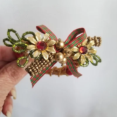 JUEGO DE 6 SOPORTES DE ANILLO SERVILLETA CON CUENTAS ORO ROJO Y VERDE NAVIDAD MUELLE 1 De colección Foto 1 de 4