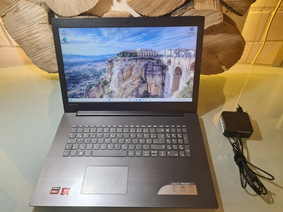 lenovo ideapad 320-17 AMD A9 17,3 Zoll 8GBDDR4 240GBSSD CD/DVD  Windows 11 - Bild 1 von 4