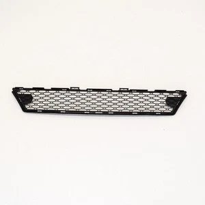 VOLVO XC70 MK2 Front Bumper Lower Center Grill Genuine 30678691 - Picture 1 of 7