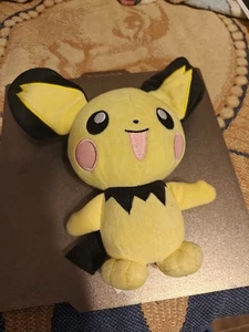 Pokemon Peluche Pichu Orejas Grandes, 10” a Puntas de Oreja Grandes, - Imagen 1 de 2