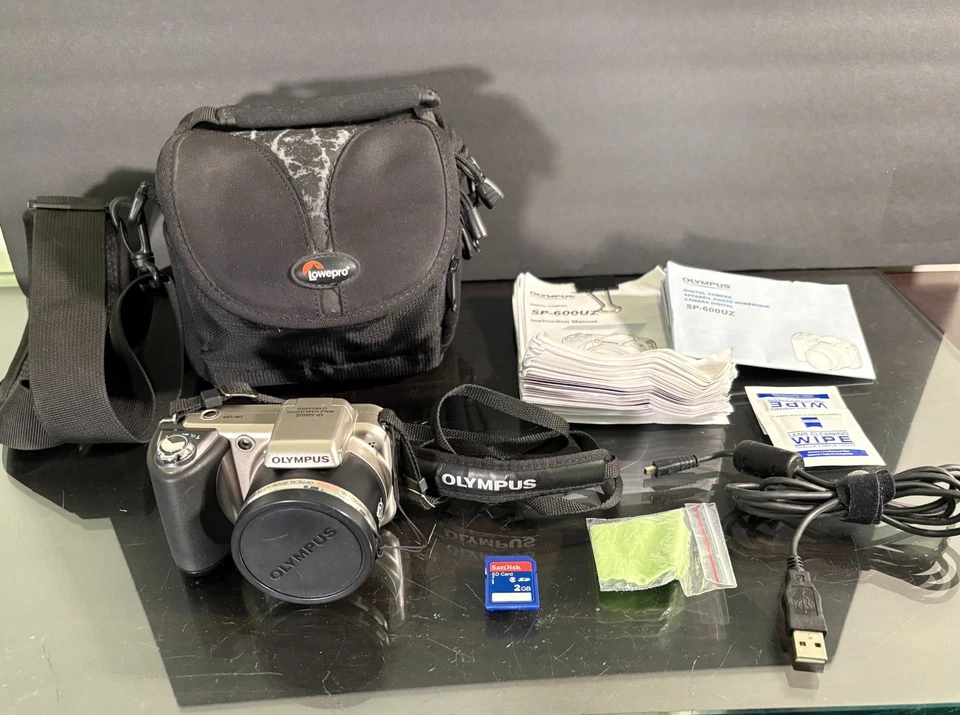 OLYMPUS SP-600UZ Digital Camera 12MP 15x Optical Zoom Bag/SD Cards/Cable/Battery - Image 1 of 4