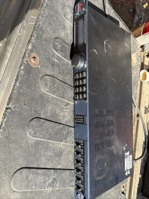 Sistema completo de gestión de altavoces y ecualización DBX Driverack 260 Foto 1 de 4