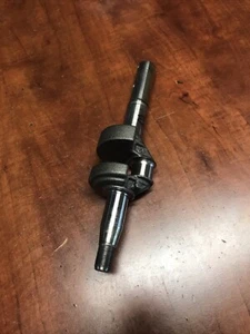 Assy albero motore parte nuova OEM per decespugliatore a batteria Briggs&Stratton 104M02-0074-F1 - Foto 1 di 10