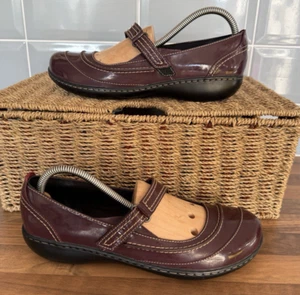 CLARKS Patent Leather Mary Jane Flats - Burgundy - Size 6 - Hardly Worn!! - Picture 1 of 5