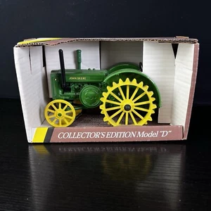 Vtg ERTL - JOHN DEERE 1953 MODEL "D" TRACTOR - 1/16 SCALE REPLICA #5596 with Box - Picture 1 of 15
