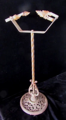 Soporte de acuario de hierro fundido victoriano ornamentado 31"T con base de 10" Foto 1 de 4