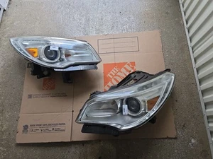 2013 - 2017 Buick Enclave HID (Non-AFS) Headlights Pair OEM - Foto 1 di 12