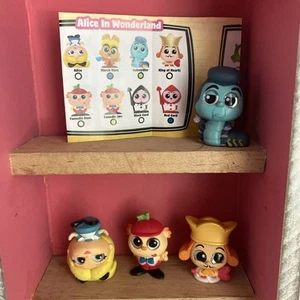Disney Doorables Series 8 Alice In Wonderland Figures Lot of 4 - Picture 1 of 7