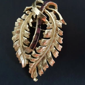 Broche Prendedor Hoja Pluma Vintage Color Amatista Púrpura Baguette Canal Piedras - Imagen 1 de 9