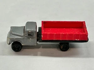 Bachmann Flatbed Delivery Truck with Stake Sides Lt Gray Cab N-Scale Fast Ship - Picture 1 of 6