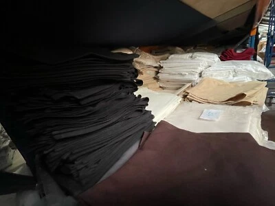 Warehouse clearance Ex-hotel napkins - Image 1 of 2