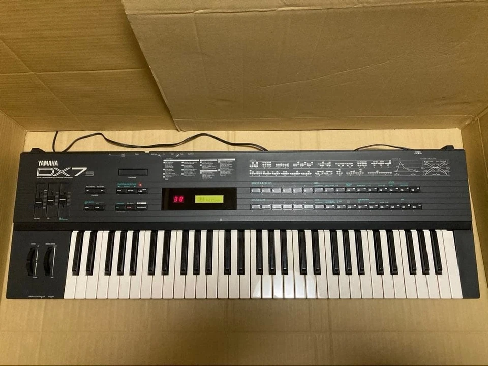 Yamaha DX7S Synthesizer Keyboard 61-Key FM Digital Synth Tested Japan Vintage - Image 1 of 4