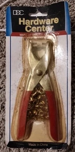 Hardware Center Eyelet Tool Kit - Pliers And Eyelets Grommets - NOS - Picture 1 of 4