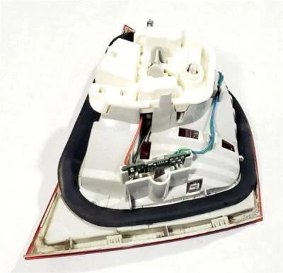 Luz trasera de pasajero montada en maletero OEM 2009 2010 2011 BMW 335I sedán Foto 1 de 4