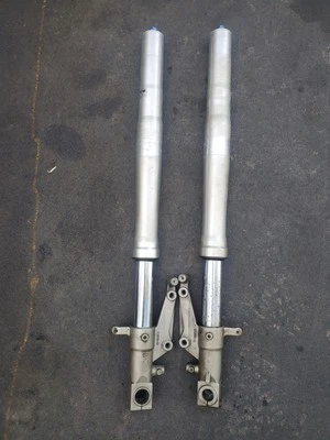 Suspensión horquilla delantera Yamaha YZF750R YZF 750 97 KYB Kayaba  Foto 1 de 4