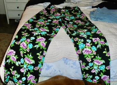 PANTALONES FOREVER 21 XS NEGROS FLORALES PIERNA ANCHA NUEVOS SIN ETIQUETAS Foto 1 de 3