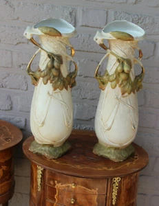 Royal dux marked porcelain faience PAIR Vases Grapes 1950 - Afbeelding 1 van 7