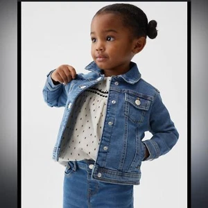 Old navy Jean Jacket For Toddler Girls size 5T denim button pockets blue - Picture 1 of 7
