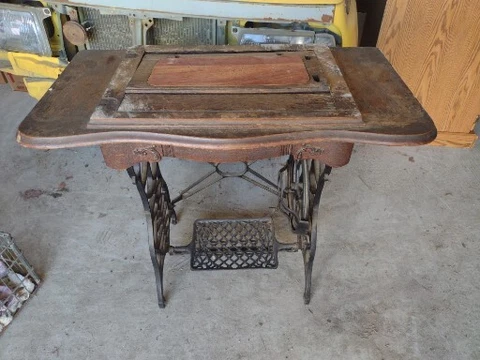 Antique treadle sewing machine base Table Cast Iron Project Cover