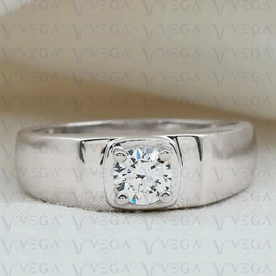 Anillo de compromiso redondo de diamantes HPHT creado en laboratorio de 2,0 quilates de platino macizo de 950 piezas Foto 1 de 4