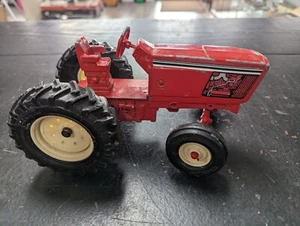 ERTL International Harvester Die Cast/Plastic STK 415 Toy Farm Tractor - Picture 1 of 6