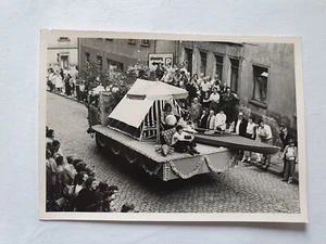 Ansichtskarte Foto Festumzug Meerane LKW mit Zelt und Boot Schild Altenburg /01 - Bild 1 von 2