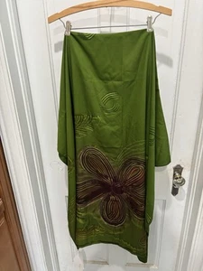 Cocoa Walk Designer Strand Sarong wunderschön grün mit Blumenmuster Silk Feel Neu mit Etikett - Bild 1 von 4