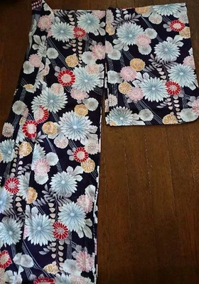 Classic And Cute Retro Floral Yukata Taisho Roman - Image 1 of 4