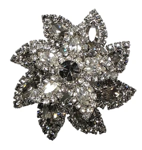 LARGE WEISS PIN AND EARRING SET GLITZY SMOKEY GRAY AND WHITE JEWELS RHINESTONES - Picture 1 of 6