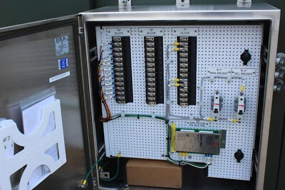 2500 kva padmount 12470 primario 480/277 secundario FR3 exterior nuevo Foto 1 de 4