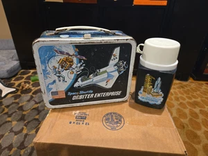 VINTAGE ORBITER ENTERPRISE LUNCHBOX AND THERMOS - Picture 1 of 15