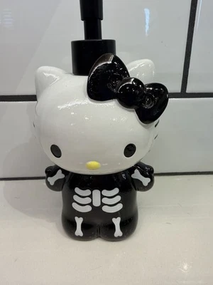 Dispensador de Jabón Hello Kitty Halloween Esqueleto Negro, Blanco 8" NUEVO Foto 1 de 4