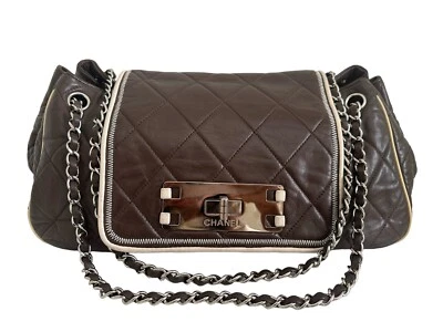 Bolso de hombro Chanel marrón acolchado piel de cordero 2,55 Foto 1 de 4