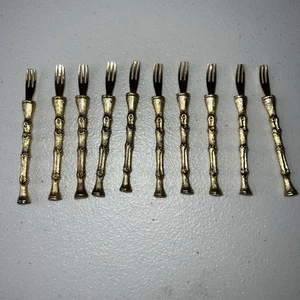 Mini Gabeln Vorspeise Olive 10er Set vergoldet Made in Hong Kong Bambus Design Fehler - Bild 1 von 11